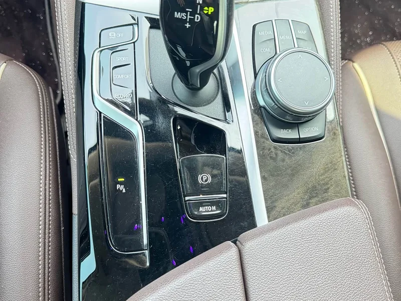 BMW 5-Series — фото 14