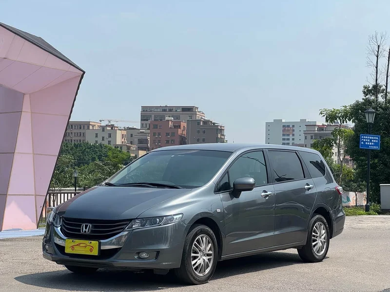 Honda Odyssey — фото 1
