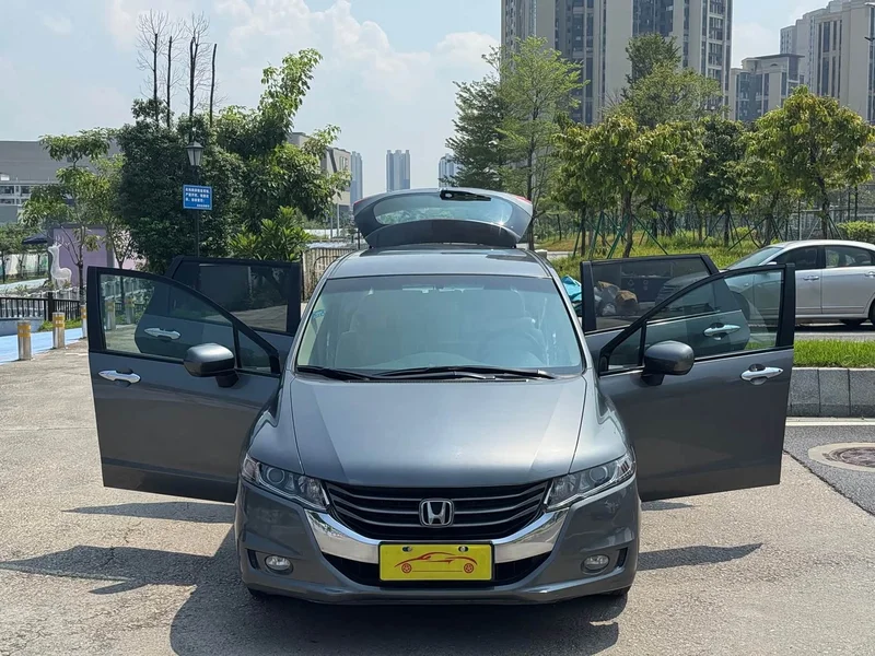 Honda Odyssey — фото 10