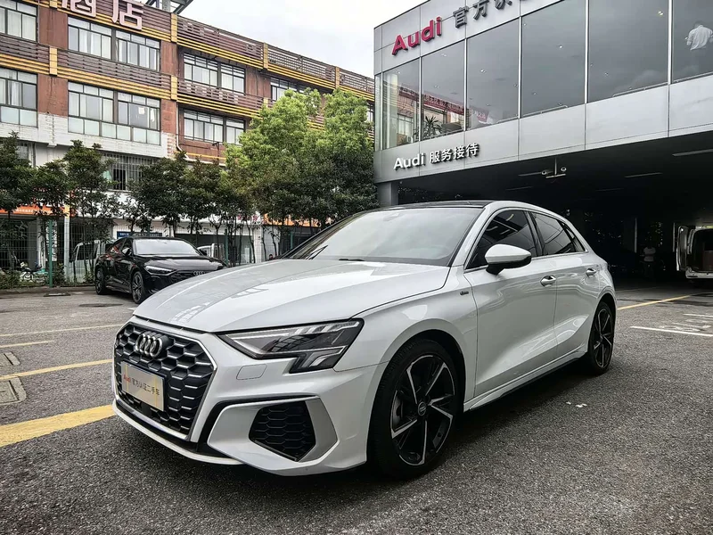Audi A3 — фото 1