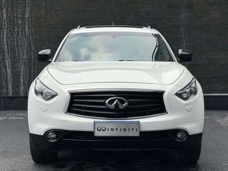 Infiniti QX70 — фото 2