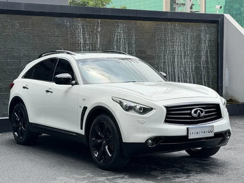 Infiniti QX70 — фото 3