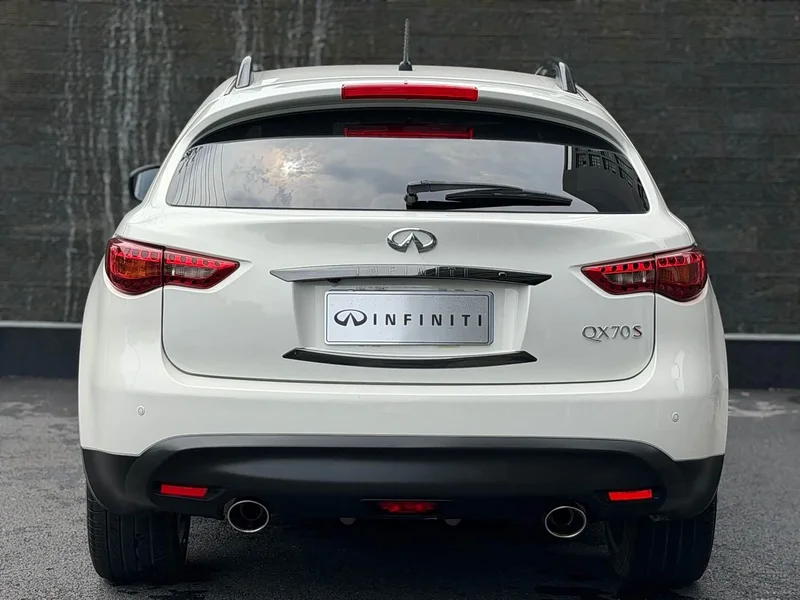 Infiniti QX70 — фото 9