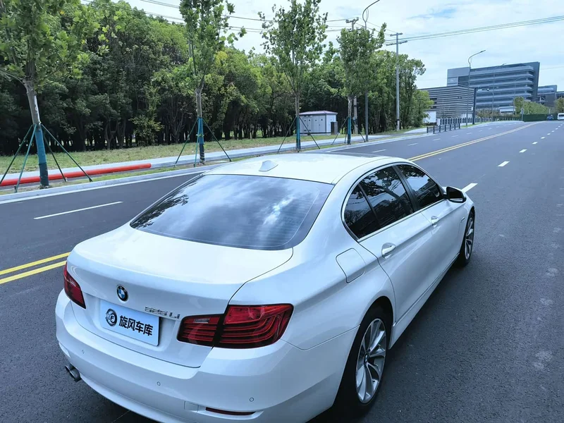 BMW 5-Series — фото 12
