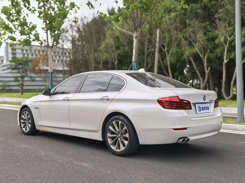 BMW 5-Series — фото 13