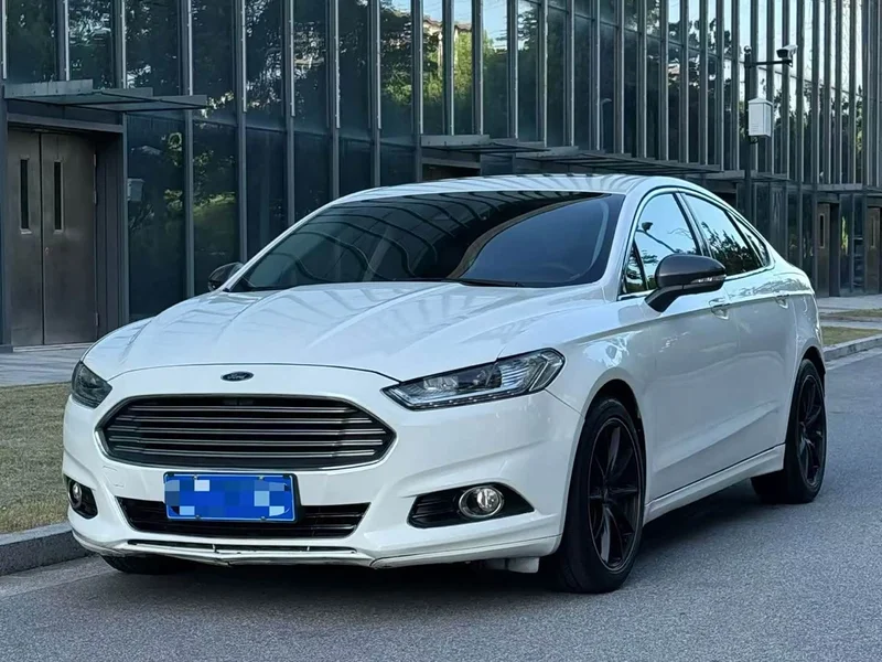 Ford Mondeo — фото 1