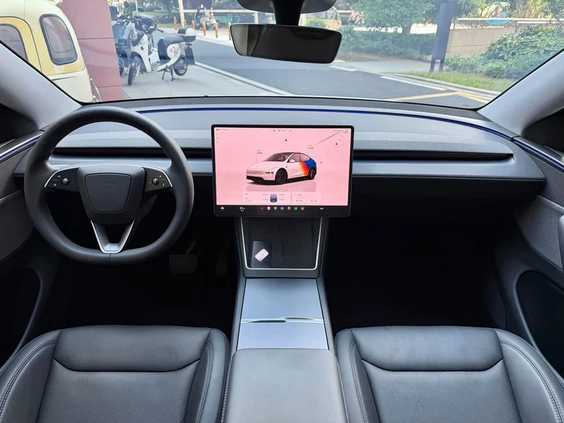 Tesla Model Y — фото 13
