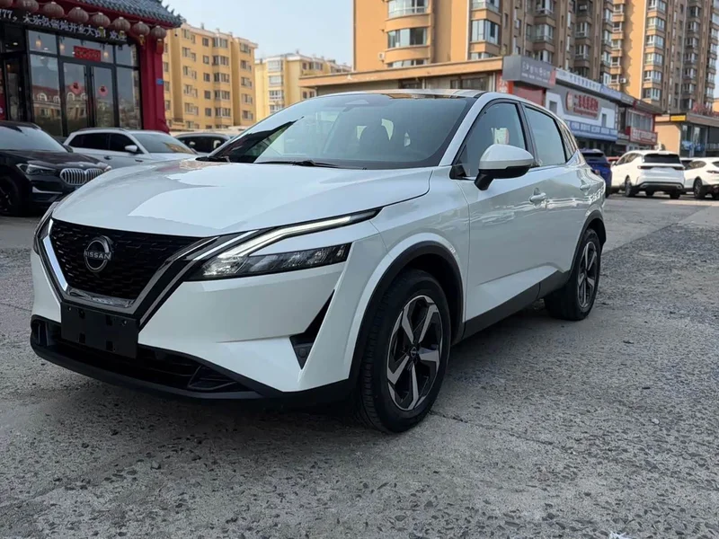 Nissan Qashqai — фото 1