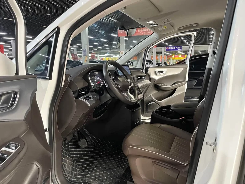 Roewe iMAX8 — фото 7