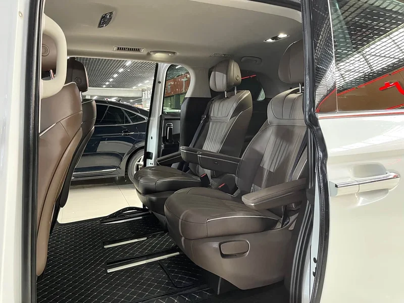 Roewe iMAX8 — фото 10