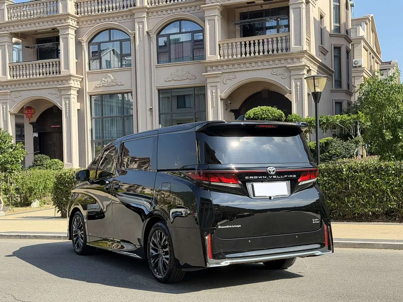 Toyota Vellfire — фото 4