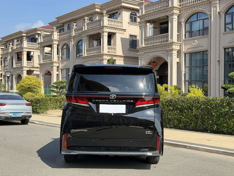 Toyota Vellfire — фото 5