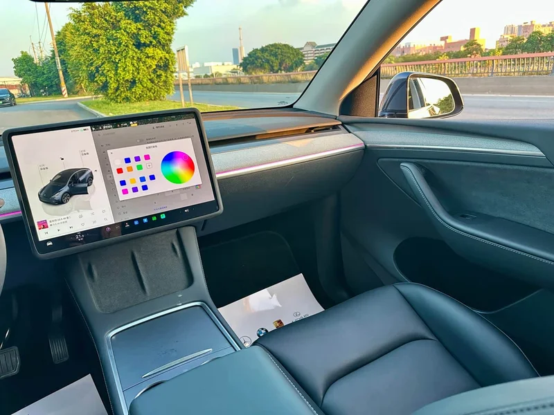 Tesla Model Y — фото 13