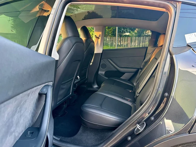 Tesla Model Y — фото 9