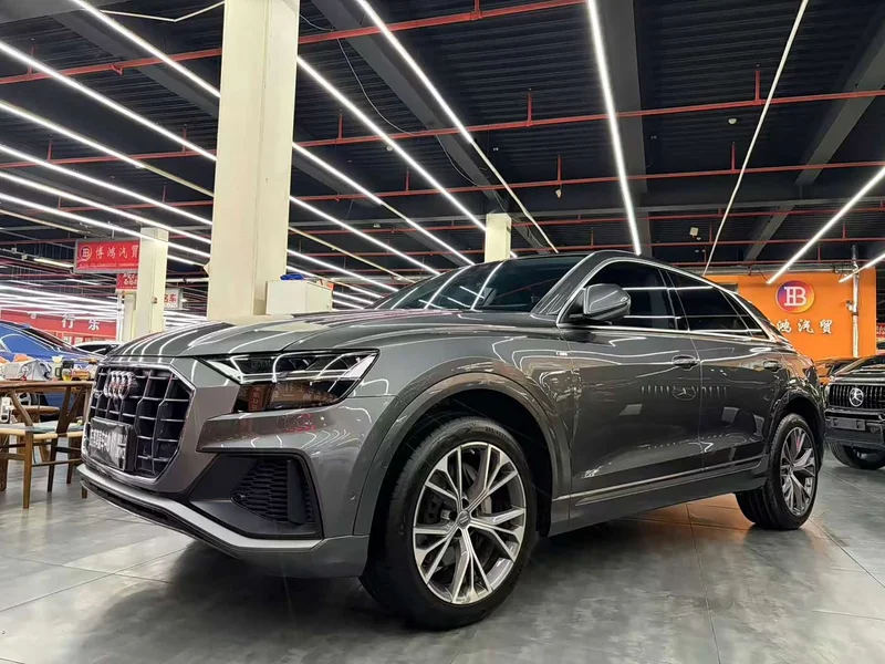 Audi Q8 — фото 1