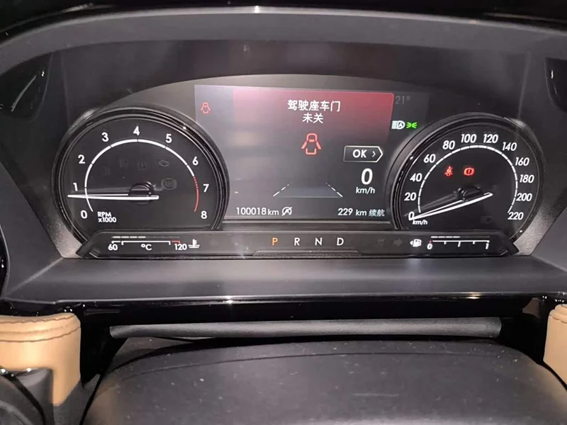 Jeep Renegade — фото 12