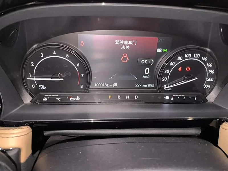 Jeep Renegade — фото 13