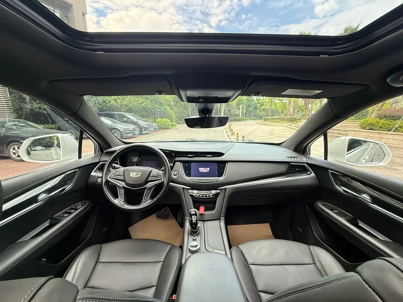 Cadillac XT5 — фото 10