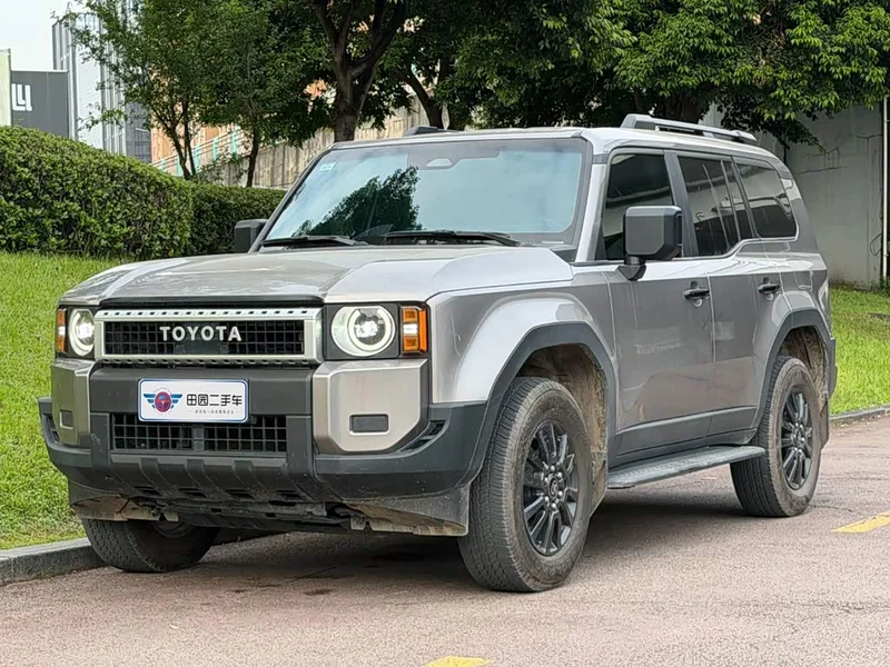 Toyota Prado — фото 1