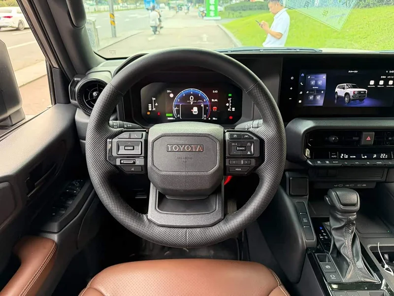 Toyota Prado — фото 14