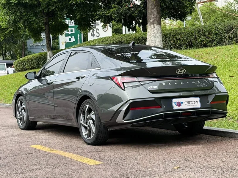Hyundai Elantra — фото 4