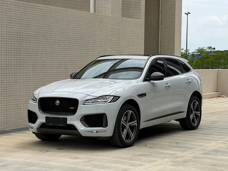 Jaguar F-PACE — фото 1