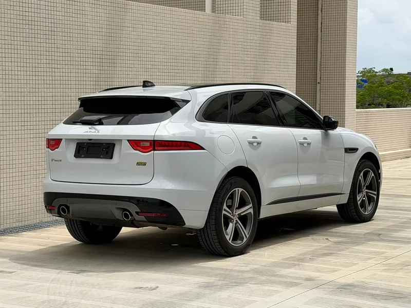 Jaguar F-PACE — фото 5