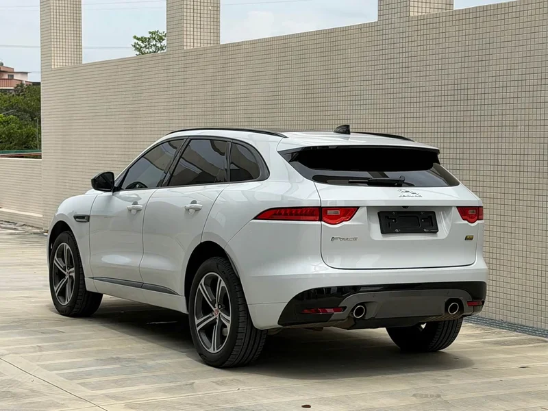 Jaguar F-PACE — фото 7