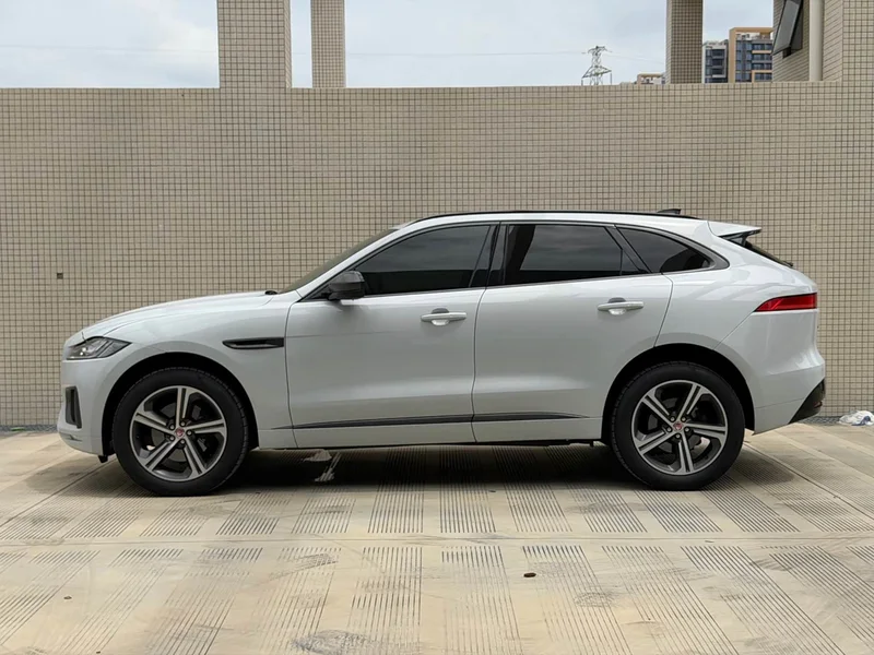 Jaguar F-PACE — фото 8