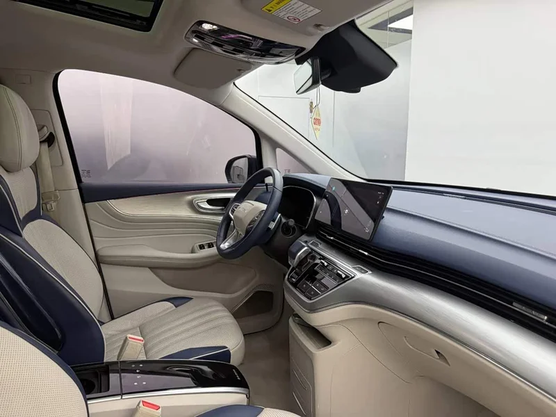 Roewe iMAX8 — фото 16