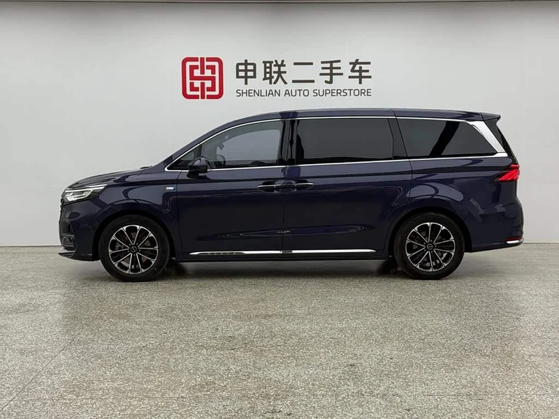 Roewe iMAX8 — фото 3