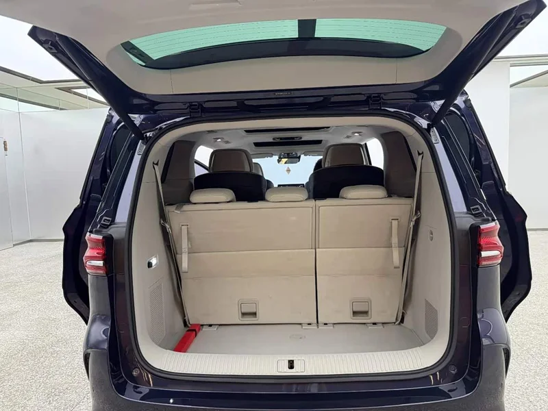 Roewe iMAX8 — фото 6