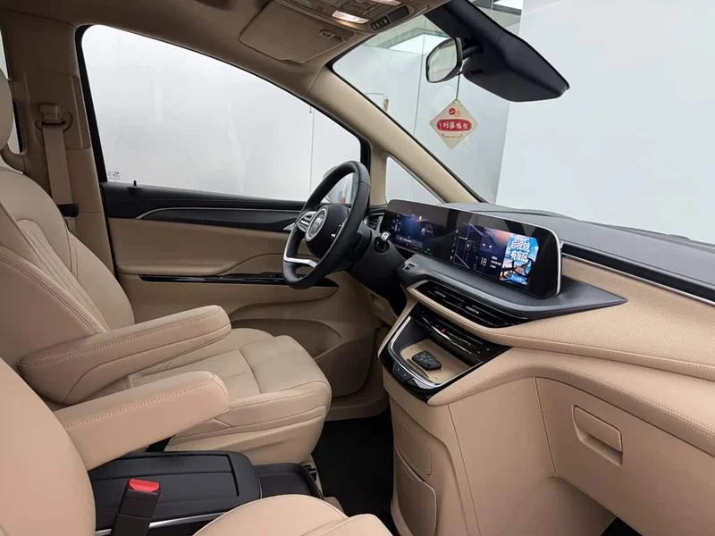 Buick GL8 New Energy — фото 15
