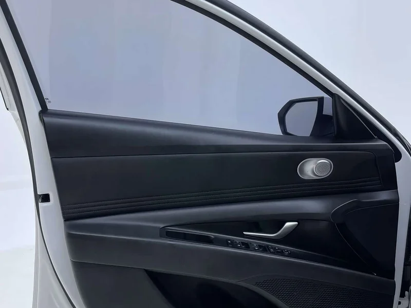 Hyundai Elantra — фото 16