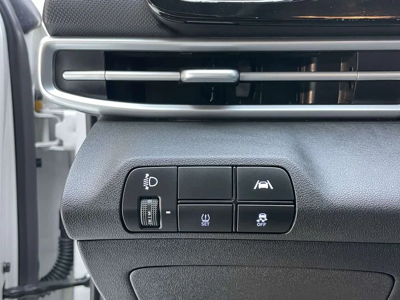 Hyundai Elantra — фото 17
