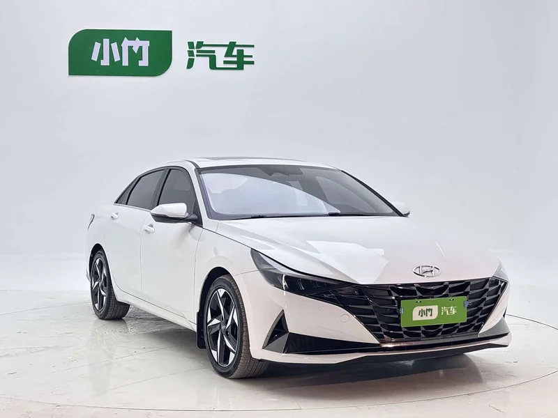 Hyundai Elantra — фото 3