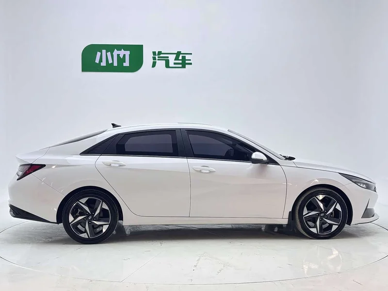 Hyundai Elantra — фото 8
