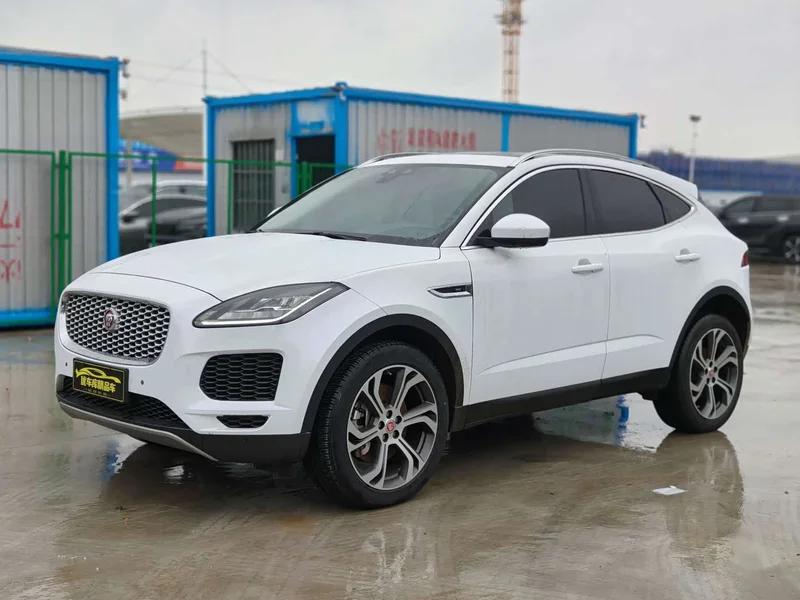 Jaguar E-PACE — фото 1