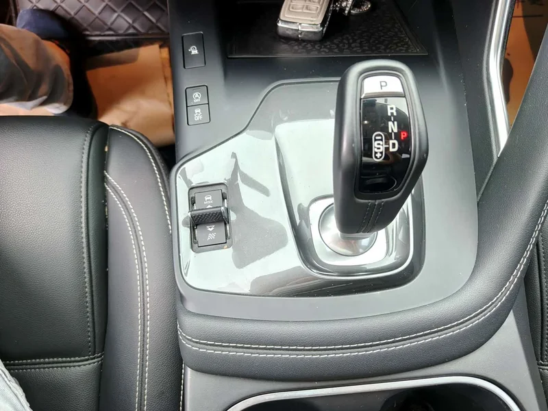 Jaguar E-PACE — фото 13