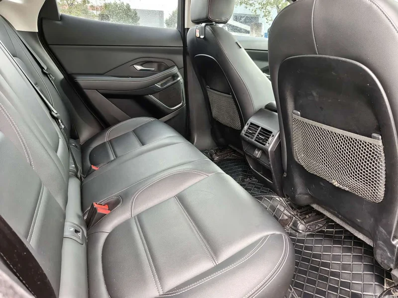 Jaguar E-PACE — фото 17