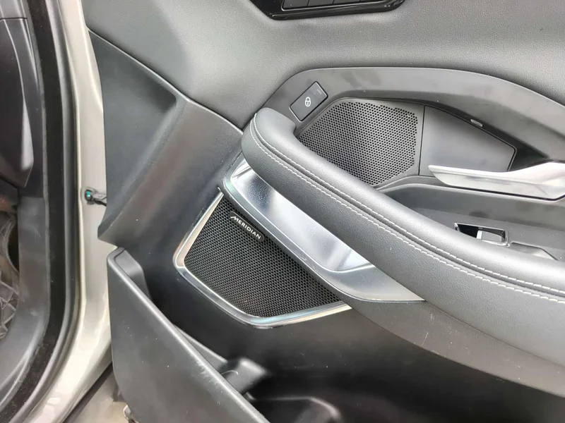 Jaguar E-PACE — фото 18