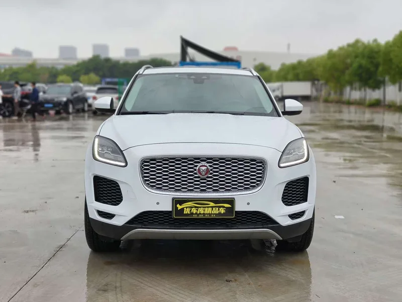 Jaguar E-PACE — фото 3