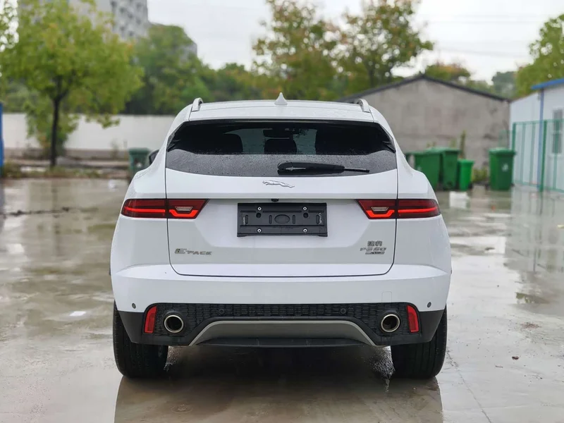 Jaguar E-PACE — фото 4