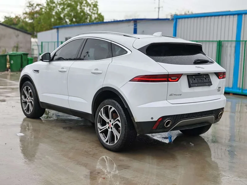 Jaguar E-PACE — фото 5