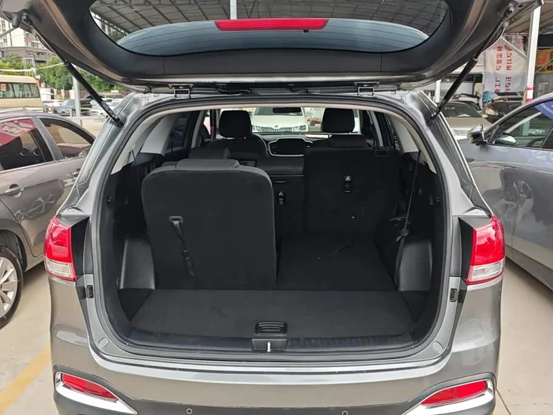 Kia Sorento — фото 4