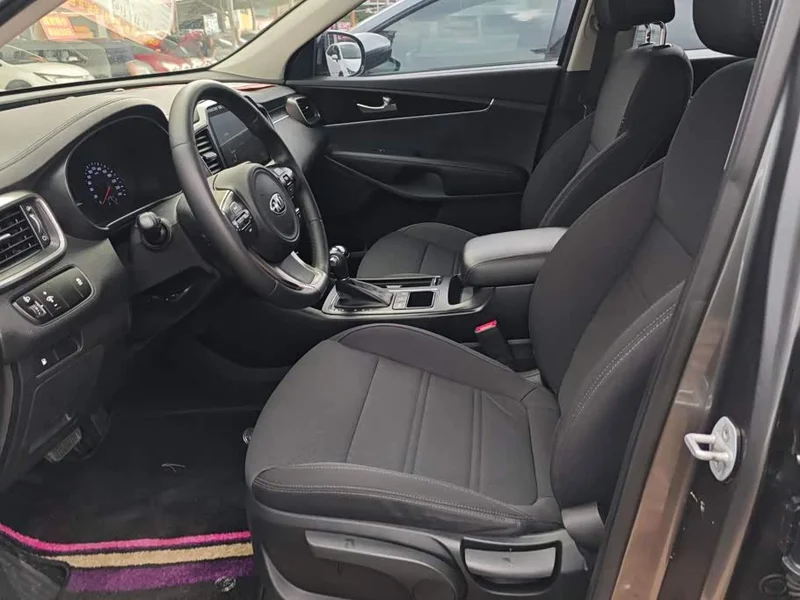 Kia Sorento — фото 9