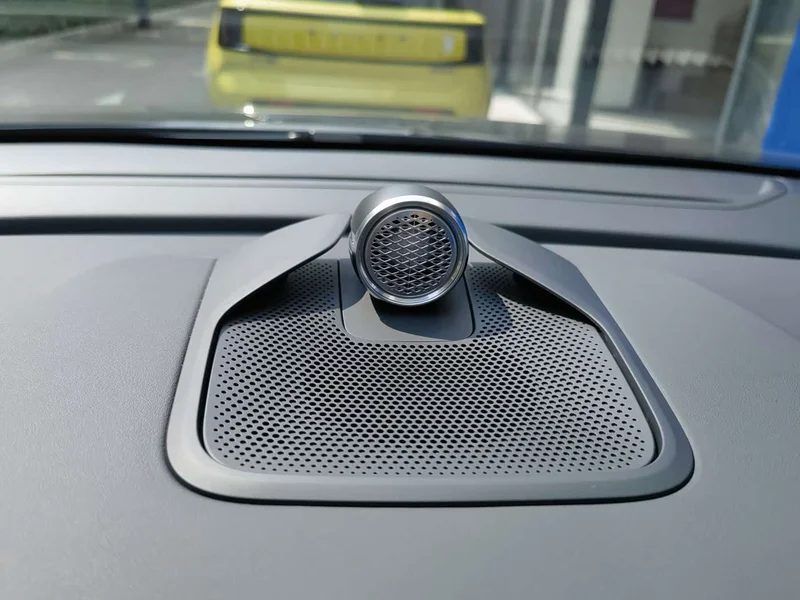 Volvo EM90 — фото 20