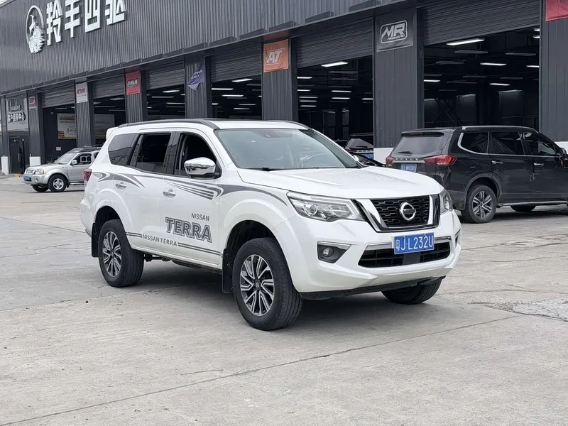 Nissan Terra — фото 3