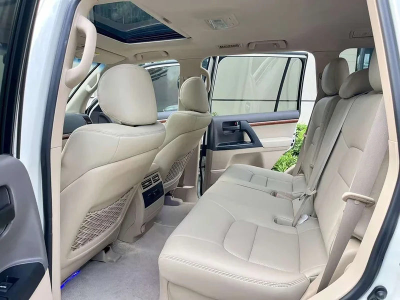 Toyota Land Cruiser (Imported) — фото 11