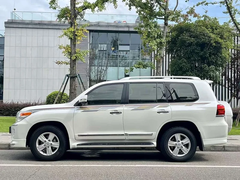 Toyota Land Cruiser (Imported) — фото 3